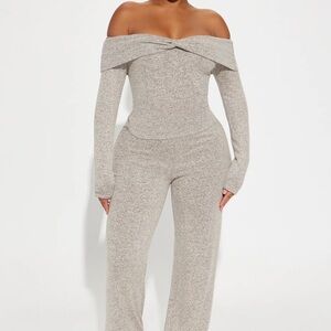 Elegant Off-Shoulder Jumpsuit in Gray